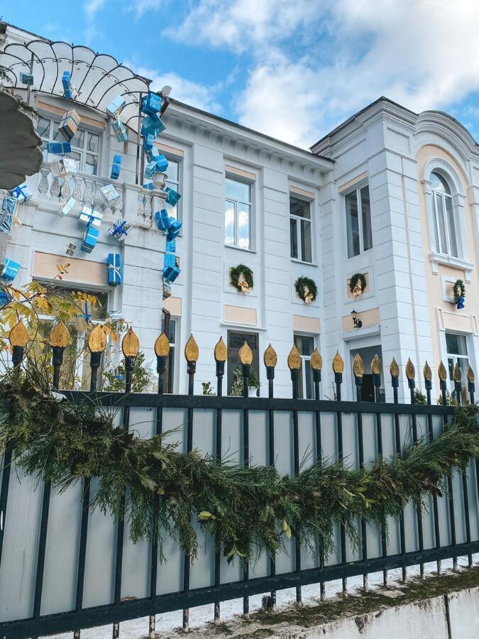 Бутик-Отель Белый Дом Балерины Сухум Экстерьер фото